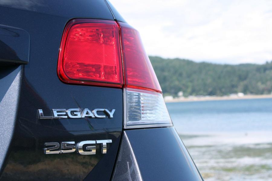  Subaru Legacy 2.5GT 2010 года  (фото 75 из 82)